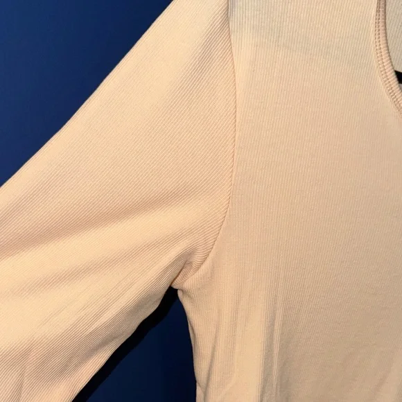 GUESS - NWT Peach Long-Sleeve Ribbed Top Size Large - Picture 8 of 14
